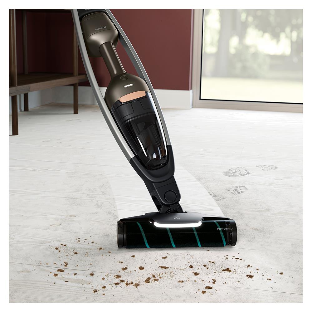 เครื่องดูดฝุ่นแบบด้าม ELECTROLUX PQ92-3EMF