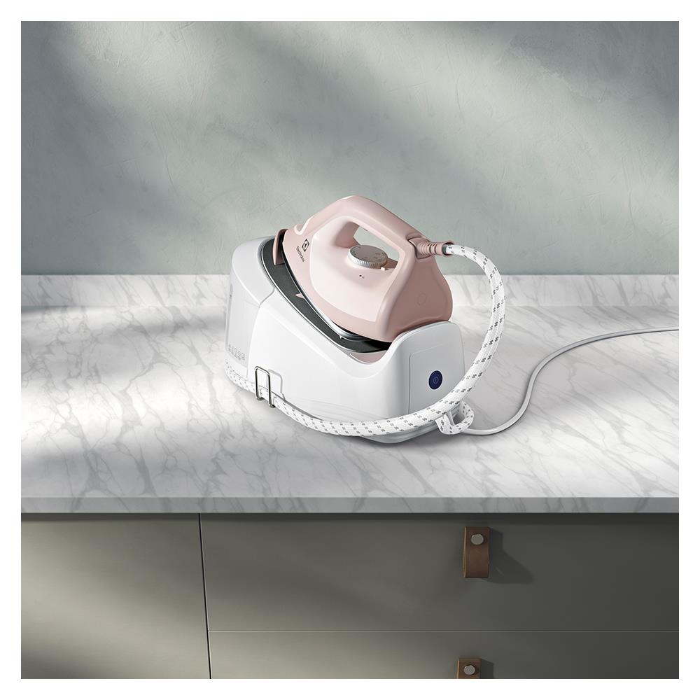 เตารีดแรงดันไอน้ำ ELECTROLUX E6SS1-40PP