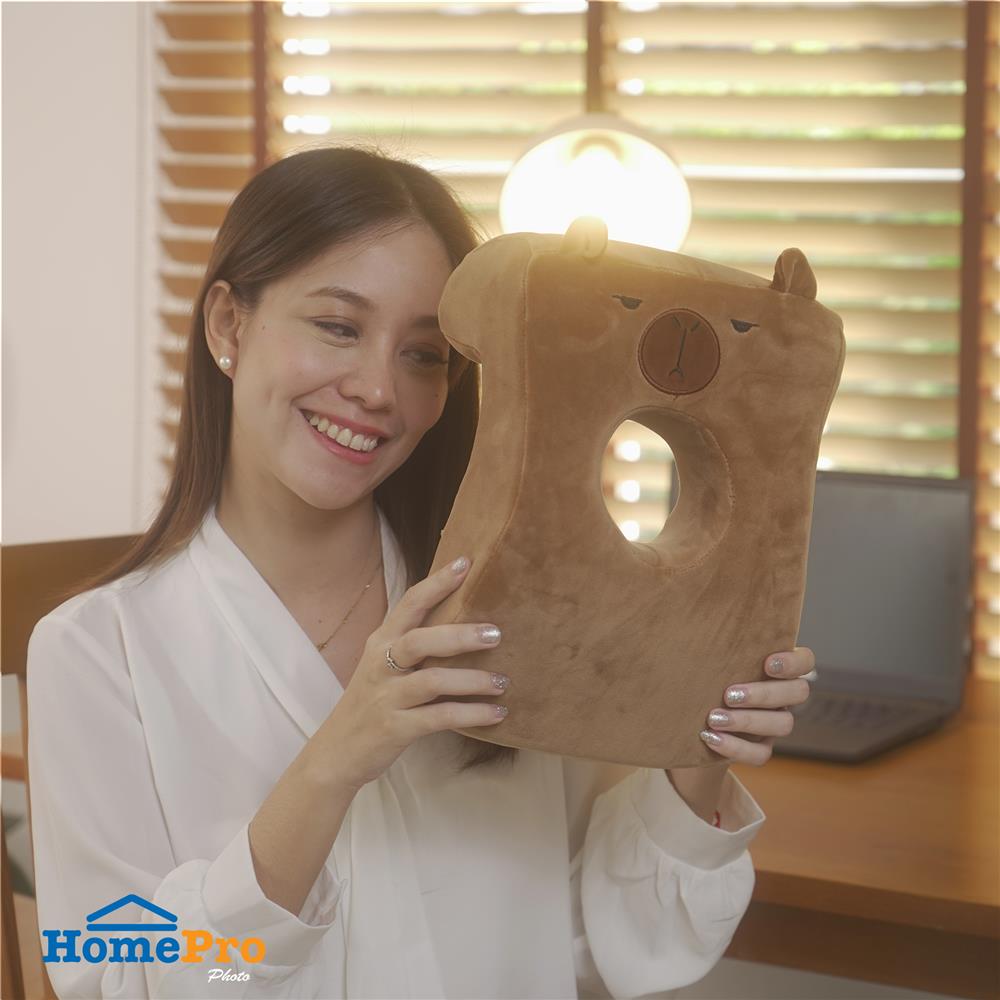 หมอนรองคอ HOME LIVING STYLE G-CAPYBARA 9X12 นิ้ว สีน้ำตาล