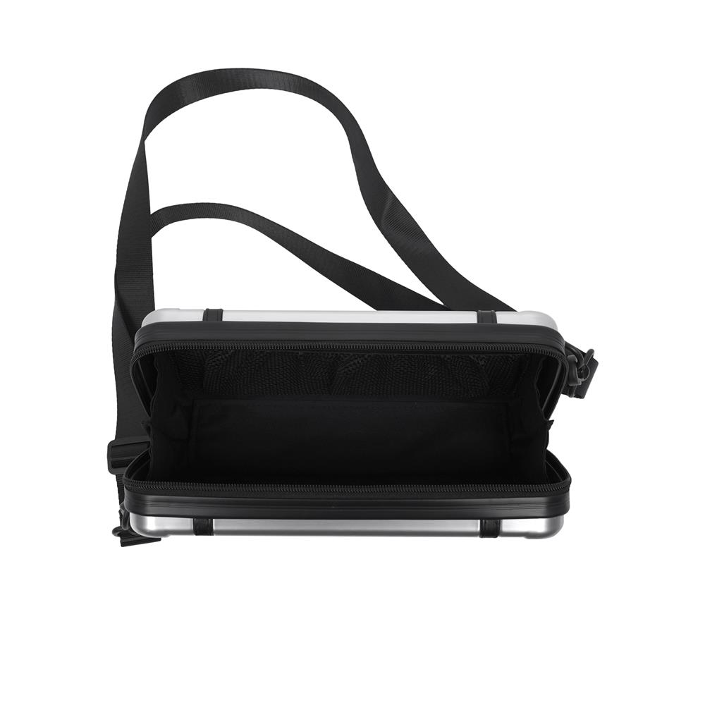 กระเป๋าสะพาย 26 ซม. AVENTRA BOSTON สีเงิน