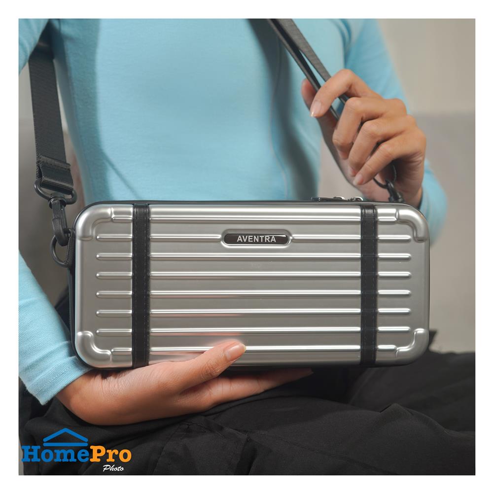 กระเป๋าสะพาย 26 ซม. AVENTRA BOSTON สีเงิน