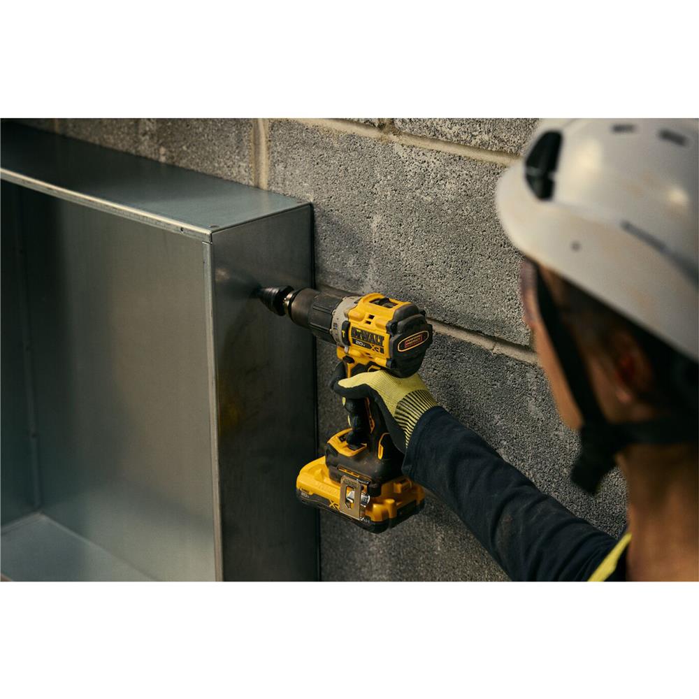 ชุดสว่านกระแทกและไขควงกระแทกไร้สาย (พร้อมแบตเตอรี่และแท่นชาร์จ) DEWALT DCK2050S2T-B1 20 โวลต์