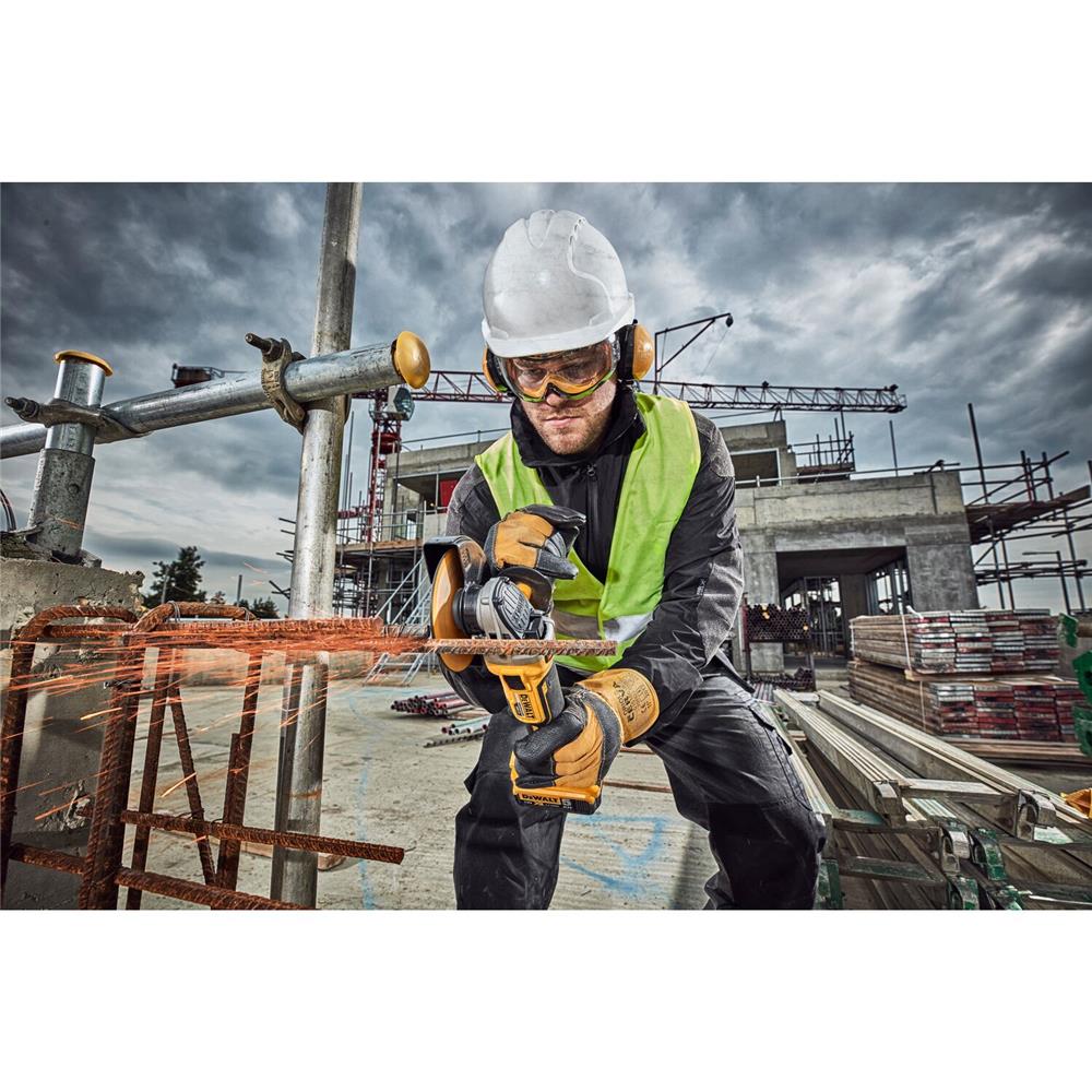 ชุดสว่านกระแทกและเครื่องเจียรไร้สาย (พร้อมแบตเตอรี่และแท่นชาร์จ) DEWALT DCK2026P2T-B1 20 โวลต์