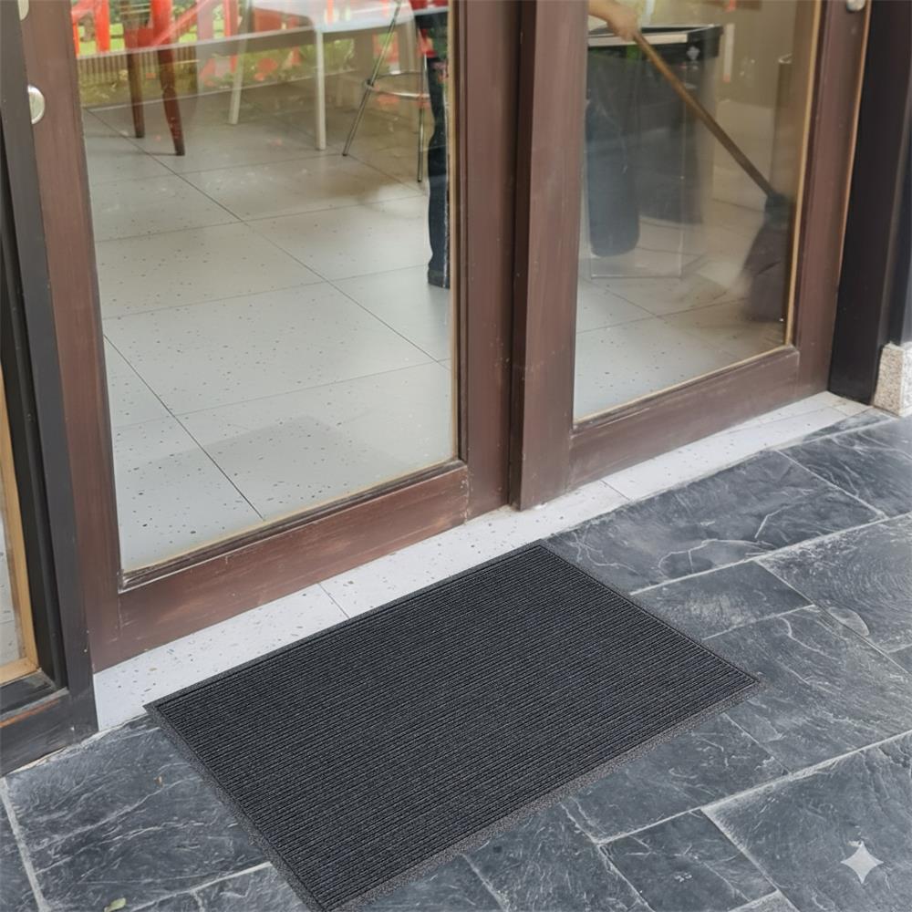 พรมเช็ดเท้าดักฝุ่น KLEEN-TEX STRIPE 90x115 ซม. สีเทาเข้ม