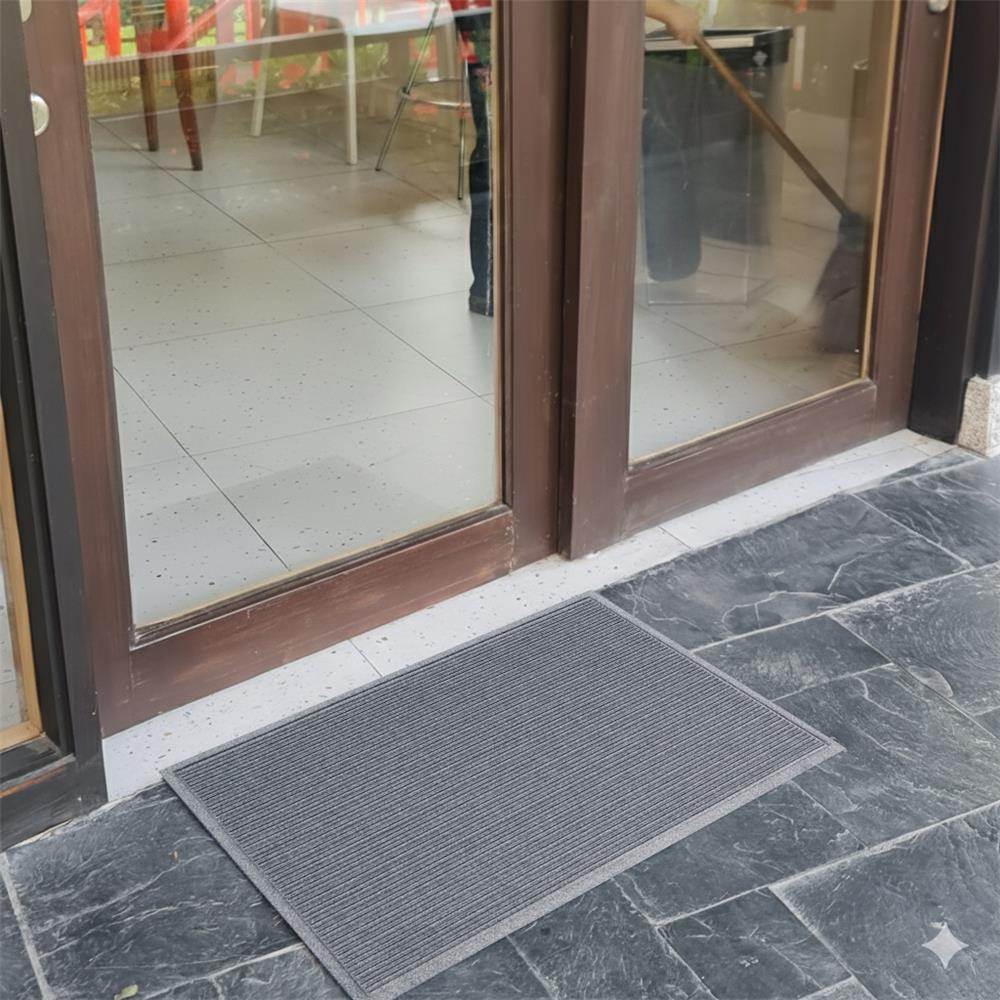 พรมเช็ดเท้าดักฝุ่น KLEEN-TEX STRIPE 60x90 ซม. สีเทาอ่อน