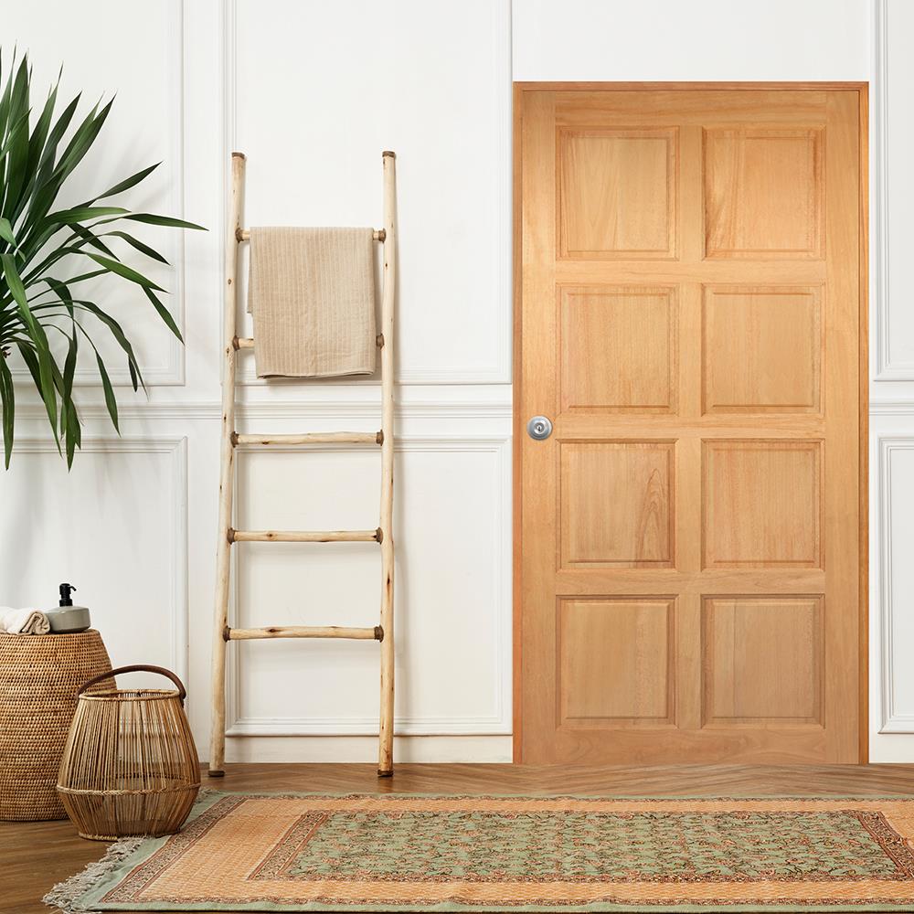 ประตูไม้สยาแดง ไม่เจาะลูกบิด VK 181 8 ฟัก 100x200 ซม. สีธรรมชาติ