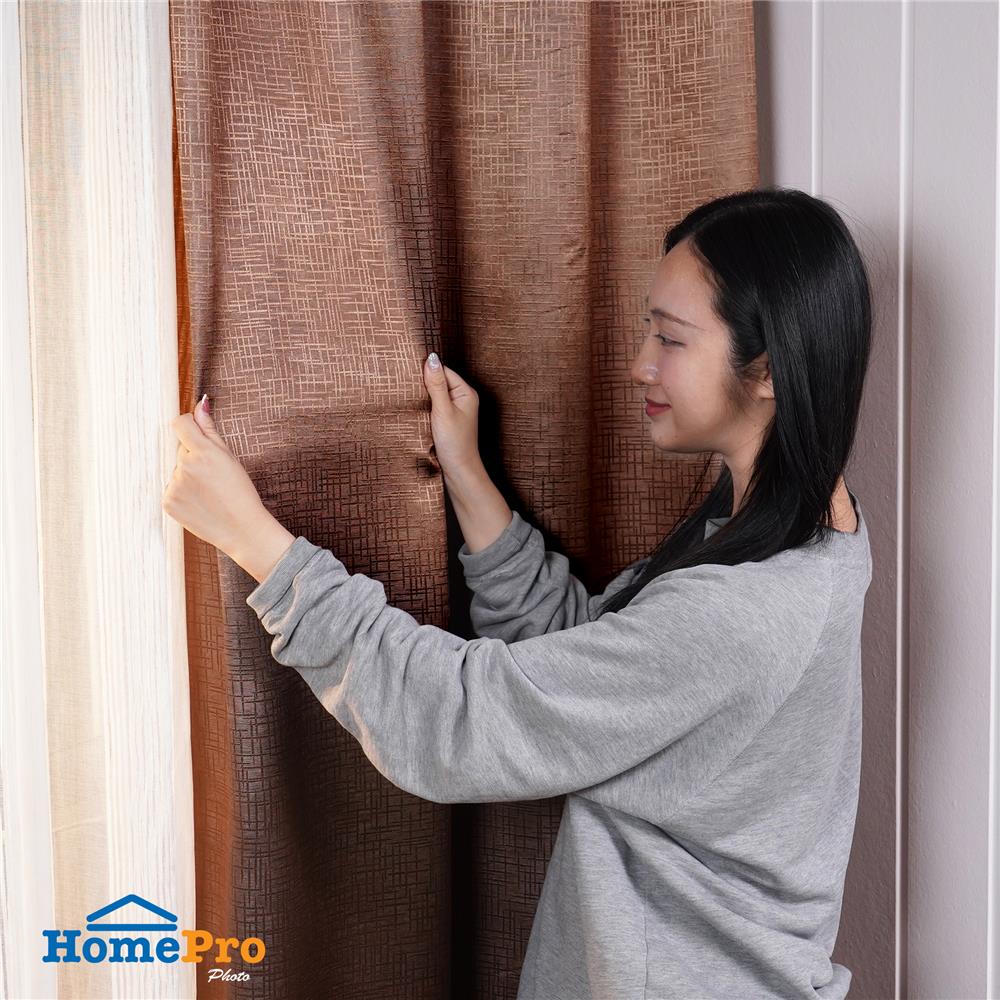 ผ้าม่าน EYELET HOME LIVING STYLE GRID UV 130x220 ซม. สีน้ำตาล