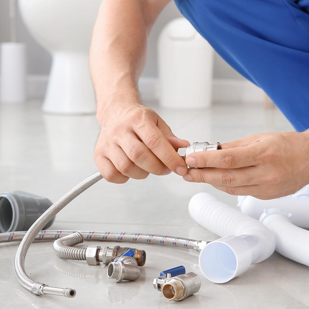 เปลี่ยนหรือติดตั้งสายฉีดชำระ